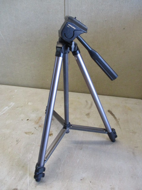 lot 75 image: Camera tripod