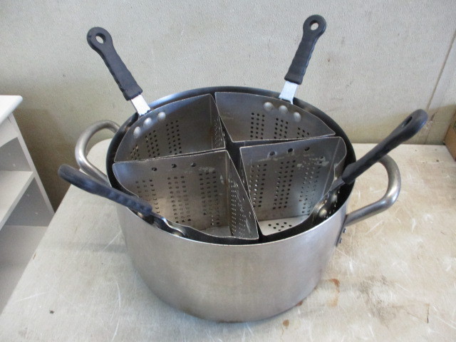 lot 94 image: Pasta Cooker