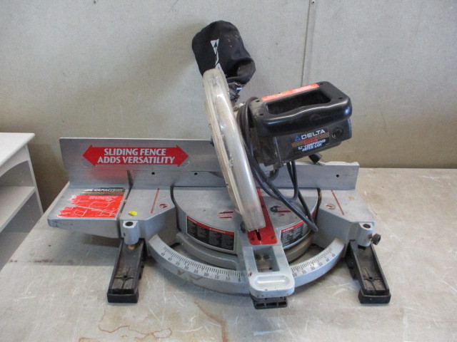 lot 99 image: Delta Miter Box Saw