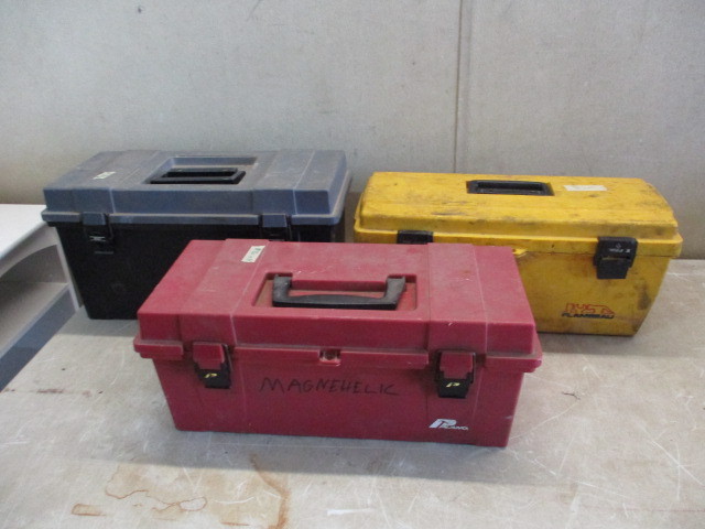 lot 103 image: Toolboxes and tools