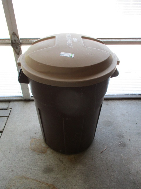 lot 116 image: Garbage Can