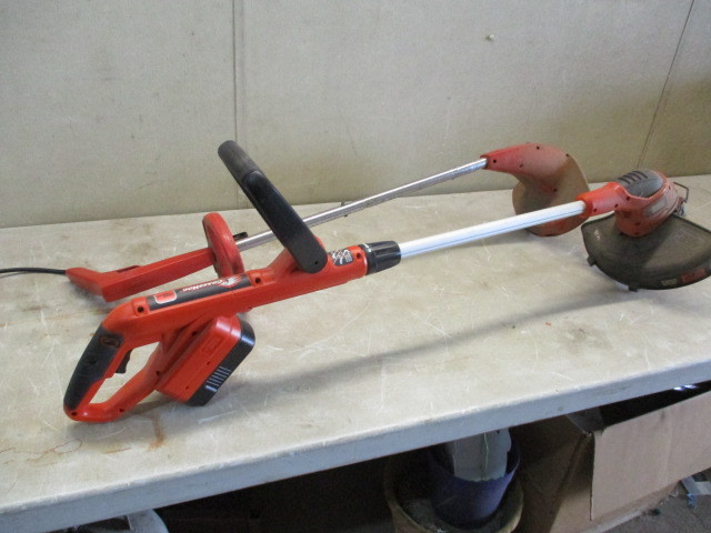 lot 49 image: Toro electric weed whip and B&D grasshopper 18v weed whip