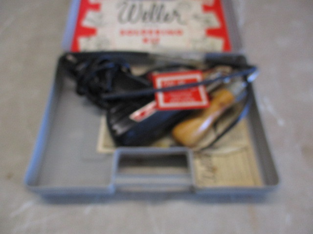 lot 25 image: Weller Soldering Kit