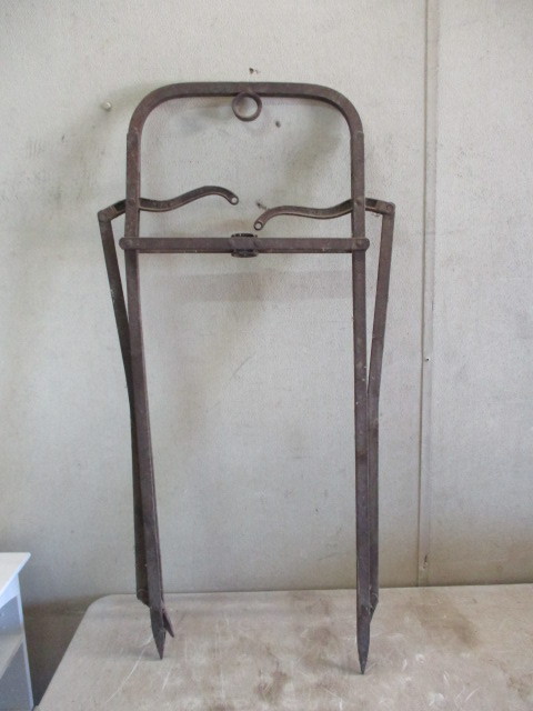 lot 46 image: Antique Hay Loft Grapple