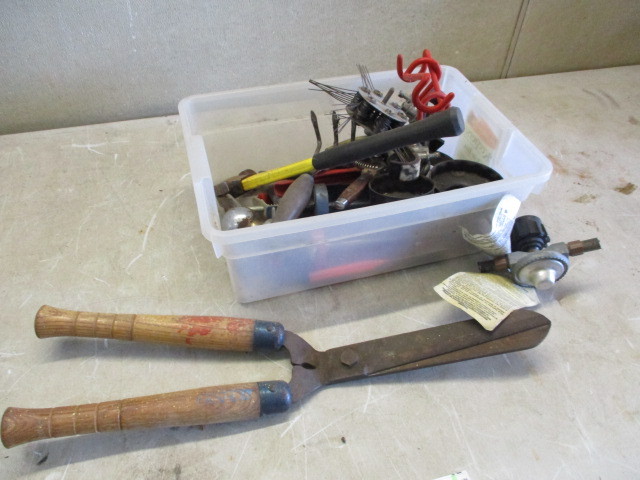 lot 65 image: Misc Tools