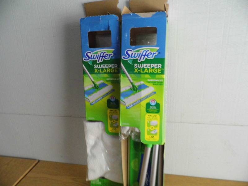 Lot of 2 Swiffers