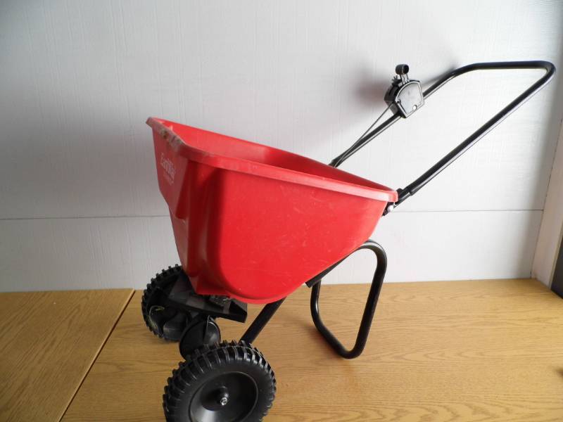 Earth Way Spreader