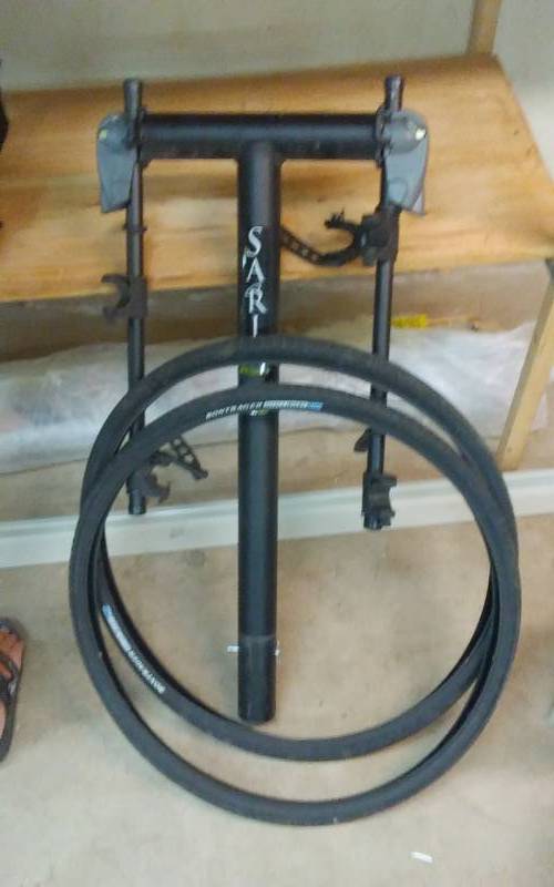lot 37 image: Saris Bike Carrier (Rack Only), 2-Bike Tires 700x35