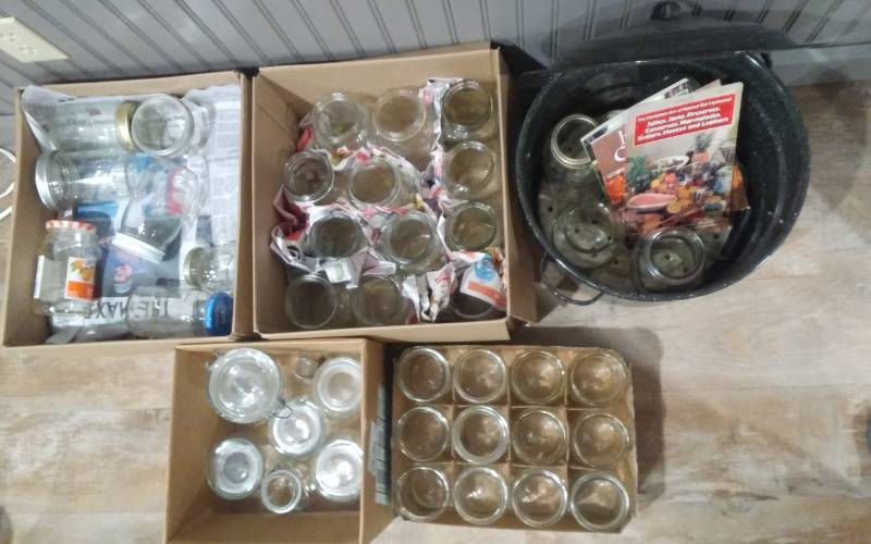 lot 48 image: Enamel Canner With Lid, Assorted Canning Jars