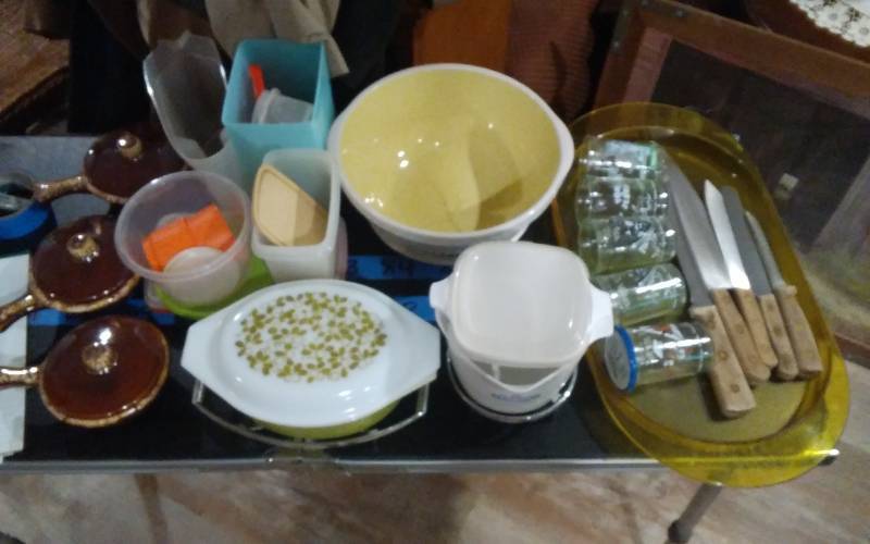 lot 50 image: Pyrex, Corningware, Tray, Chicago Cutlery, Glazed Chili Bowls, Tupperware, More