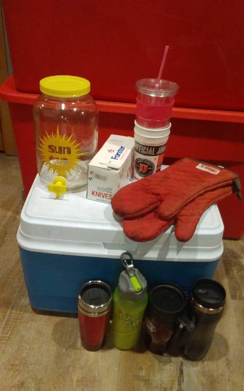 lot 52 image: Rubbermaid Cooler (Like New Inside), Sun Tea Dispenser, Weber Grill Mitts, Water BottlesTravel Cups