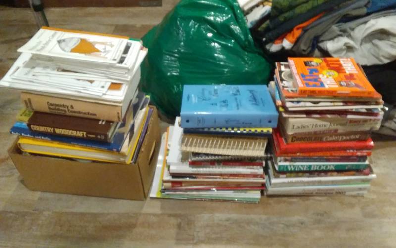 lot 55 image: Large Lot Of Cook Books, Do-It Yourself & Wood Craft Books - BRING YOUR OWN BOXES