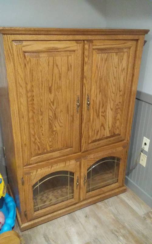 lot 62 image: Armoire Media Cabinet With Philips Magnavox TV & Remote
