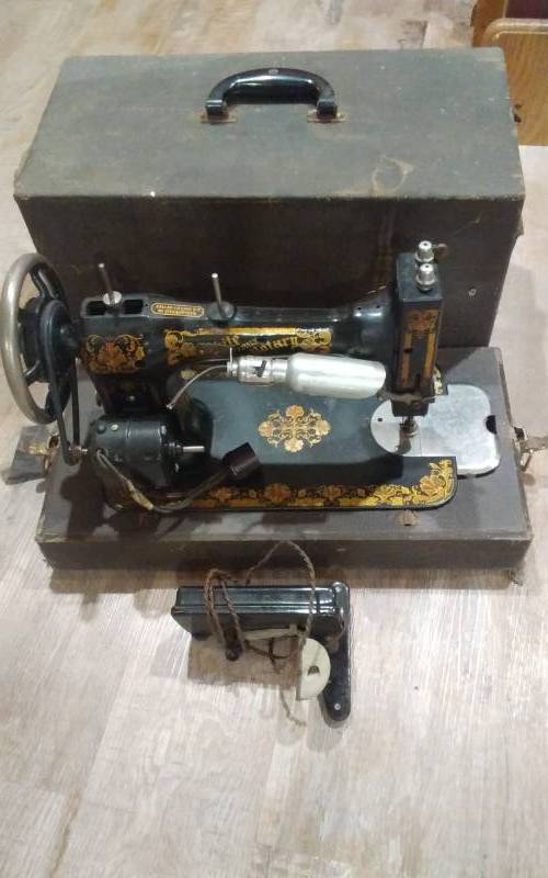 lot 67 image: White Rotary Vintage Portable Sewing Machine