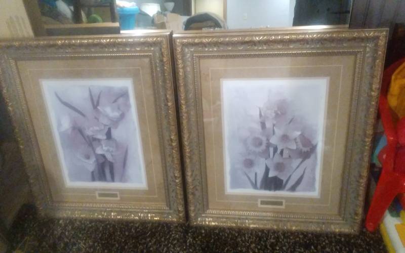 lot 82 image: 2-Framed Floral Prints (Daffodils I & 2) By Richard Sutton 23x28