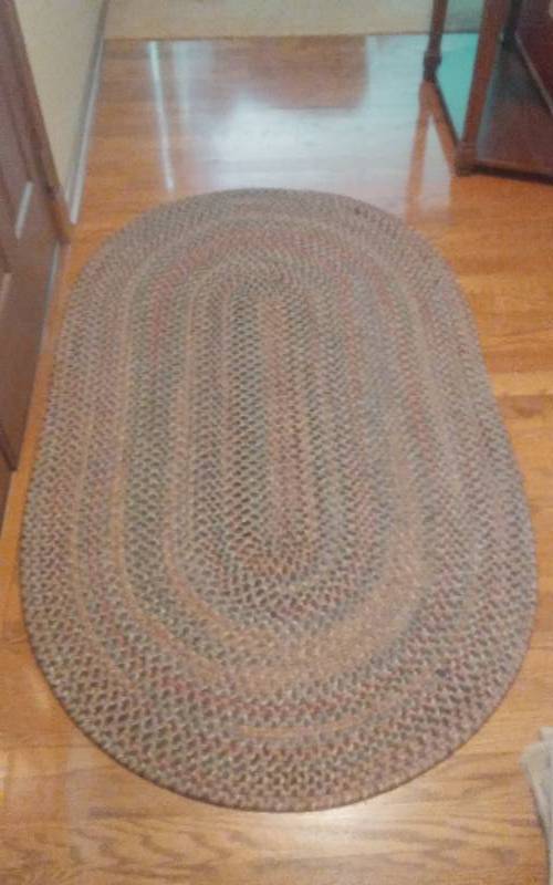lot 95 image: Braided Area Rug 6 Ft x 44 Inch