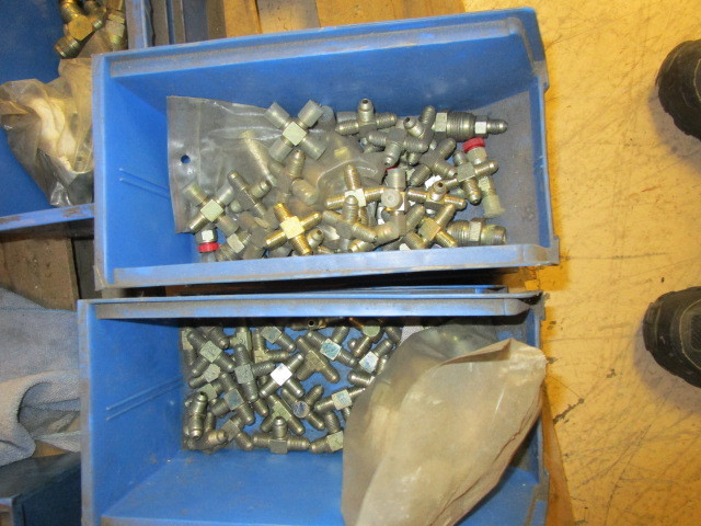 PNEUMATIC FITTINGS