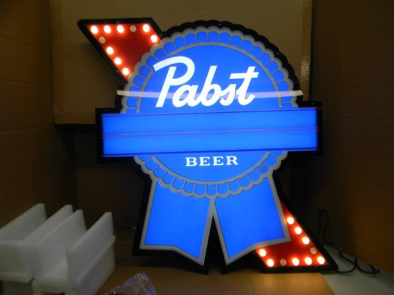 lot 2 image: PABST BLUE RIBBON BEER MARQUEE MOTION LIGHT - NEW IN THE BOX - ALL LETTERS  NUMBERS IN BOX - AWESOME RARE PIECE - APPROX 19 BY 25 - SEE PICTURES  VIDEO