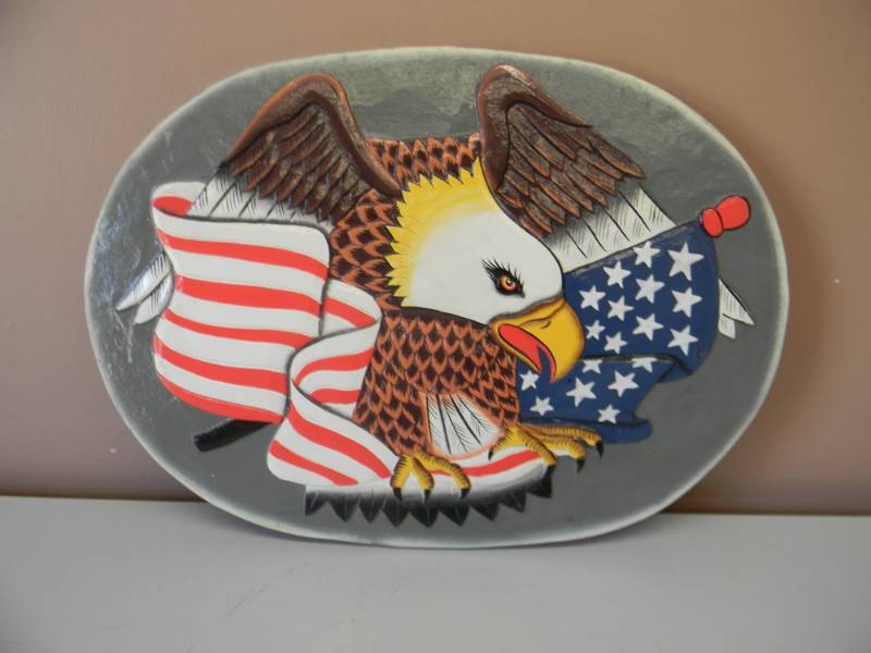 lot 38 image: VINTAGE HEAVY COMPOSITE EAGLE U.S.A. SIGN PLAQUE - NICE - VERY COOL - APPROX 22 BY 16 - SEE PICTURES