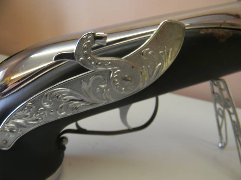 lot 41 image: Rare Vintage Barware Blunderbuss Musical Gun Liquor Decanter - Plays HOW DRY I AM - Japan - NICE - SEE PICTURES