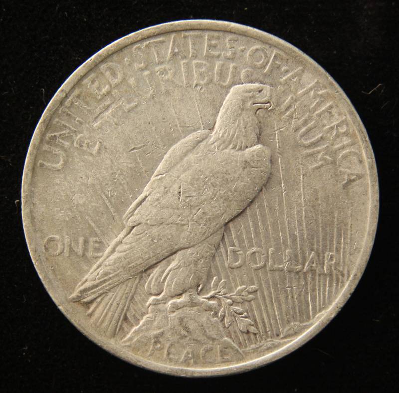 lot 46 image: 1923 PEACE SILVER DOLLAR