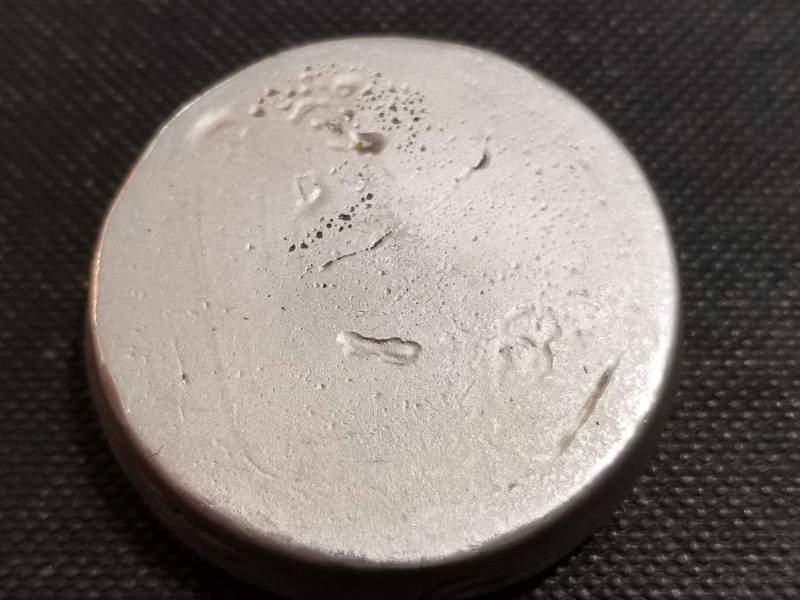 lot 03-A image: 3 TROY OZ. .999 FINE SILVER HAND POURED ROUND