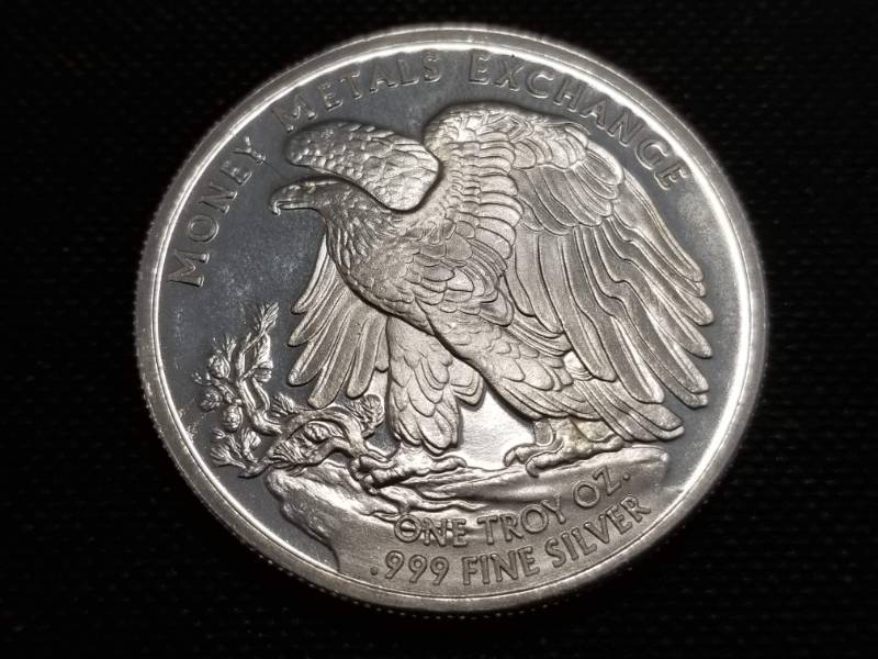 lot 08-B image: 1 TROY OZ. .999 FINE SILVER WALKING LIBERTY DESIGN