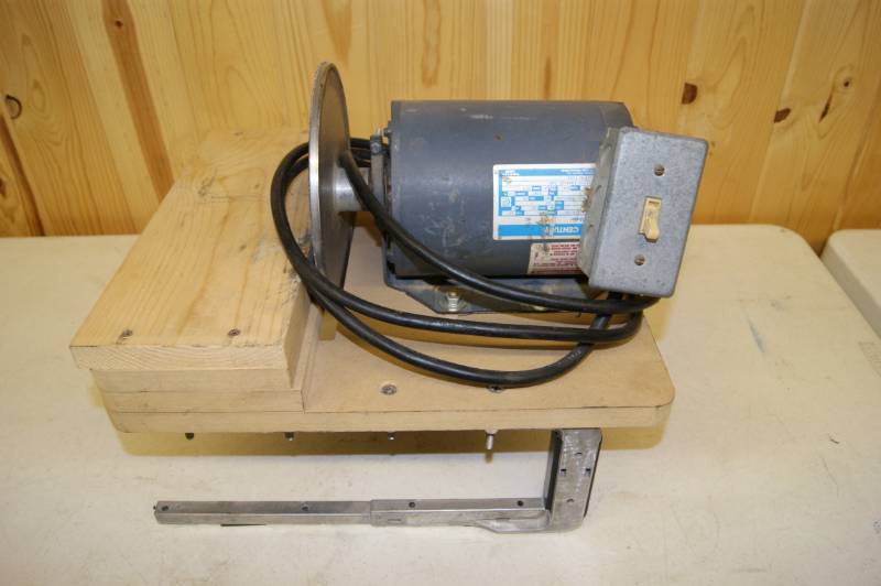 lot 5 image: Customized Sander