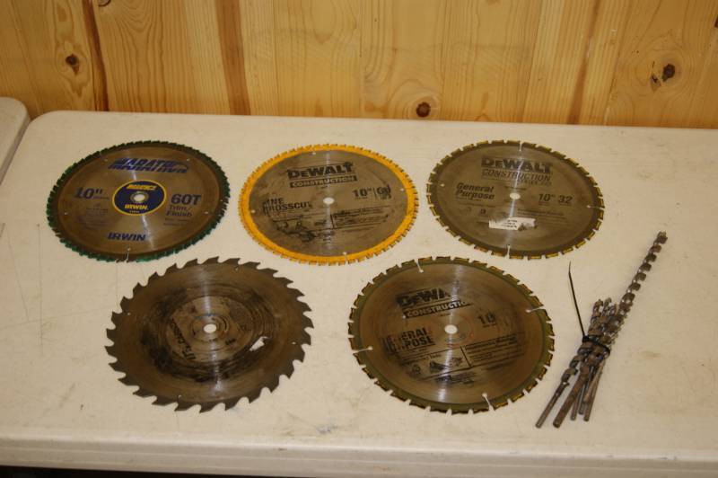 lot 14 image: Lot of New & Used Saw Blades and Drill Bits