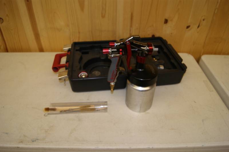 lot 16 image: Husky Pro Paint Sprayer Gun HDS500