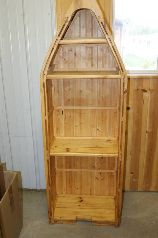 lot 28 image: Handcrafted Boat Shaped Shelve