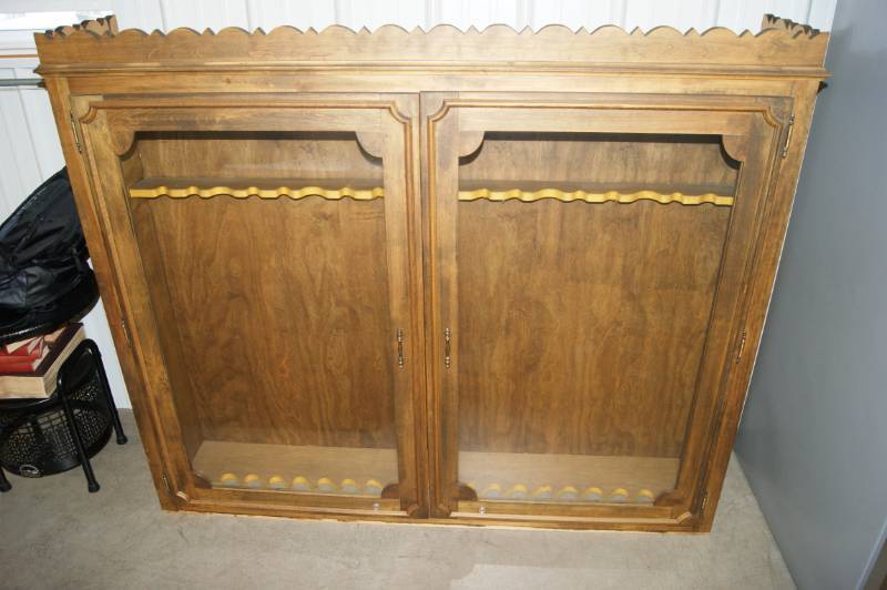 lot 35 image: Gun Display Cabinet