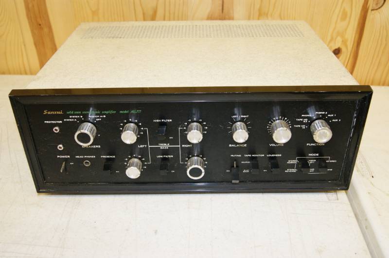 lot 44 image: SANSUI AU-777 INTEGRATED AMPLIFIER