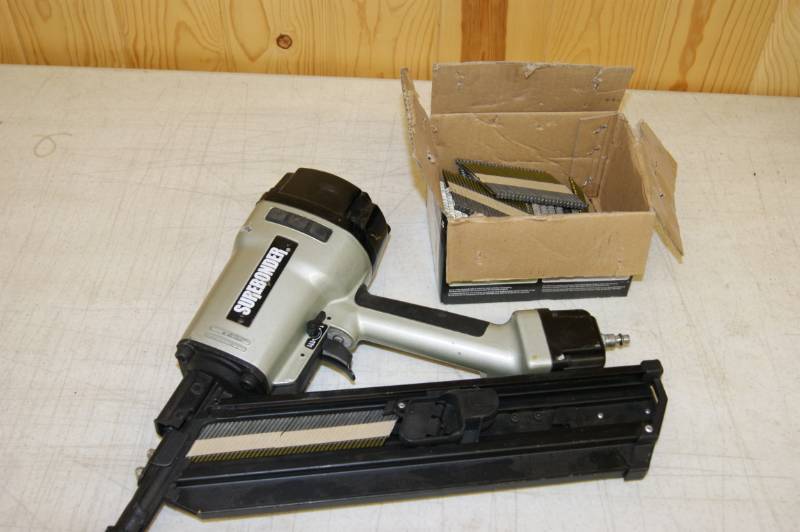 lot 50 image: Surebonder 9773 Pneumatic 33 Degree Clipped Head