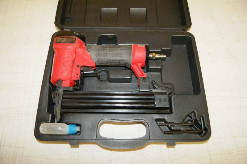 lot 51 image: Tool Shop Air Nailer Model 61832