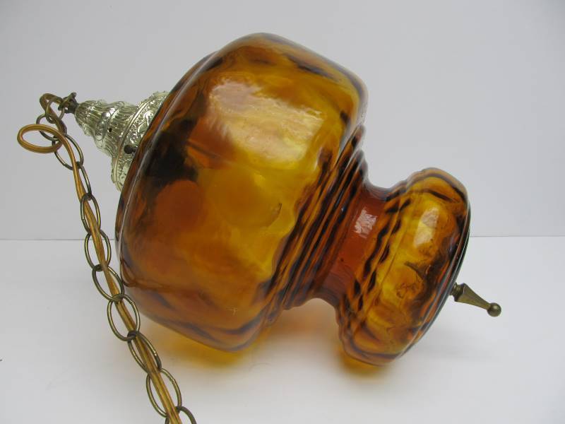 lot 18 image: Vintage 1970s Amber Glass Pendant Lamp