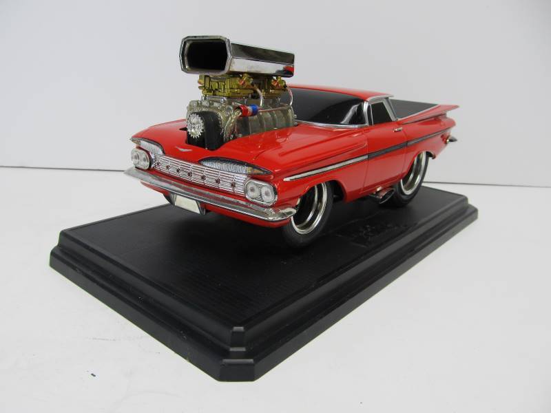lot 21 image: Diecast MUSCLE MACHINES Car