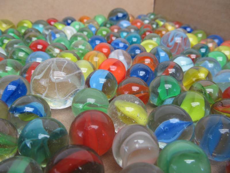 lot 30 image: Lot of Vintage Marbles