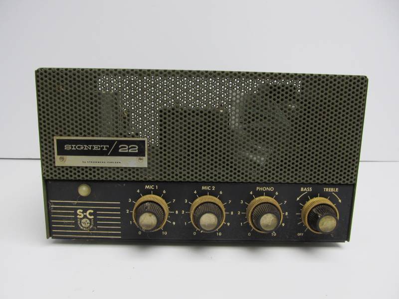 lot 33 image: Vintage Stromberg Carlson Signet 22 Tube Amplifier