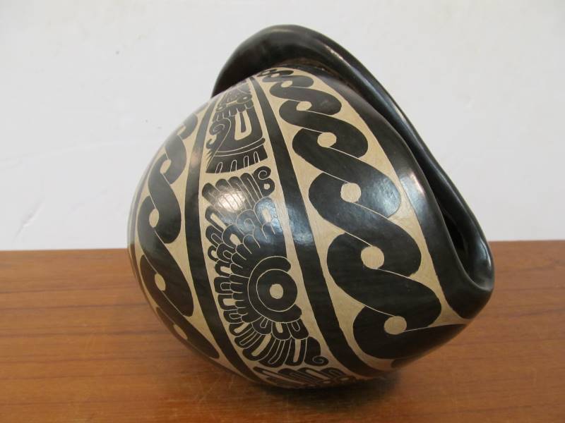 lot 60 image: Large South American Pottery Shell Sculpture