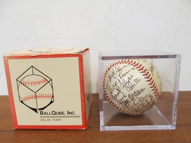 lot 76 image: Authentic Vintage Early 1970s MN TWINS Team Signed Baseball