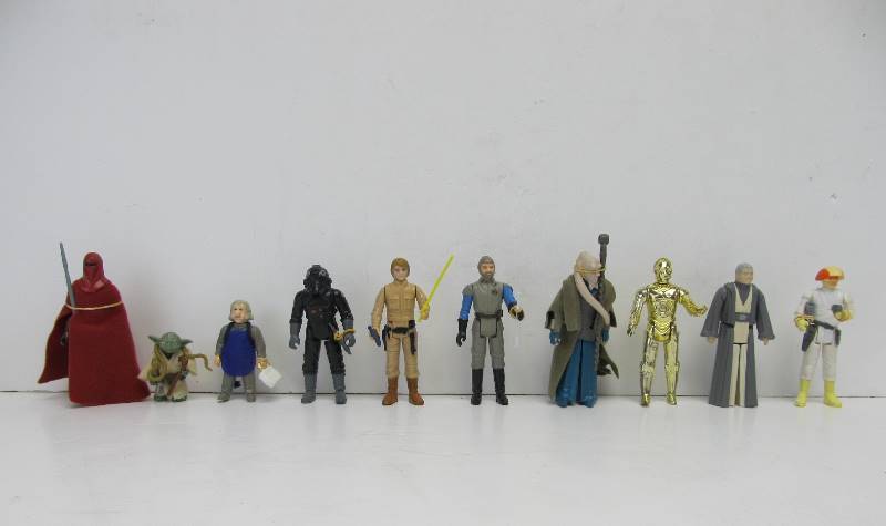 lot 46 image: NICE Lot of 10 Original 1970s to Early 80s Kenner STAR WARS Action Figures #1