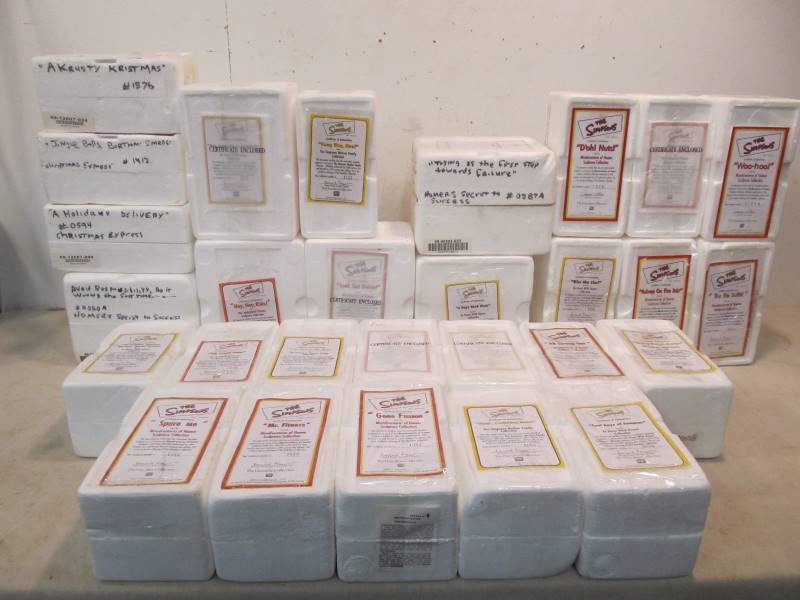 lot 49 image: Large Lot of SIMPSONS Hamilton Collection Figurines 