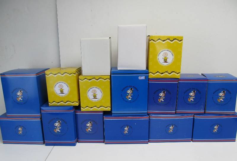 lot 97 image: Great Collection of Westland PEANUTS Figurines 