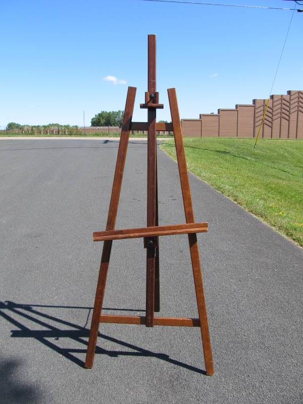 lot 134 image: Large Adjustable Artist Easel  