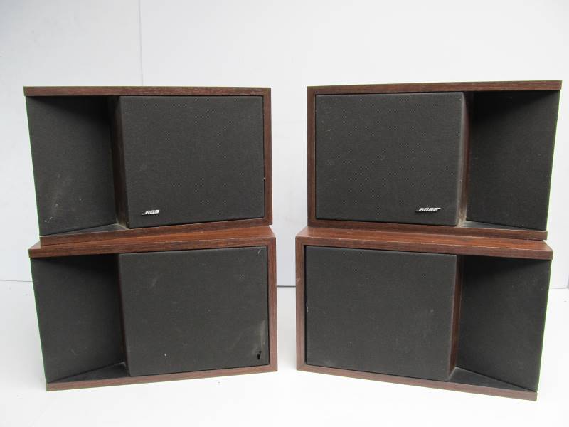 lot 137 image: Working Set of 4 BOSE 201 Series 2 DirectReflect Speakers