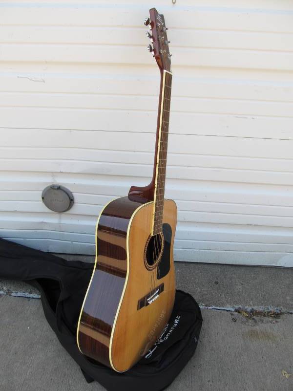 lot 192 image: Nice GEORGE WASHBURN Acoustic Guitar wMatching Case