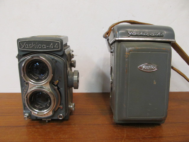 lot 212 image: 2 Vintage YASHICA-44 Film Cameras