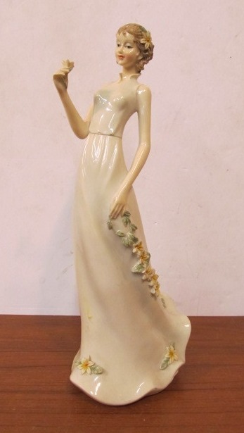 lot 223 image: Large Deco Lady Figurine