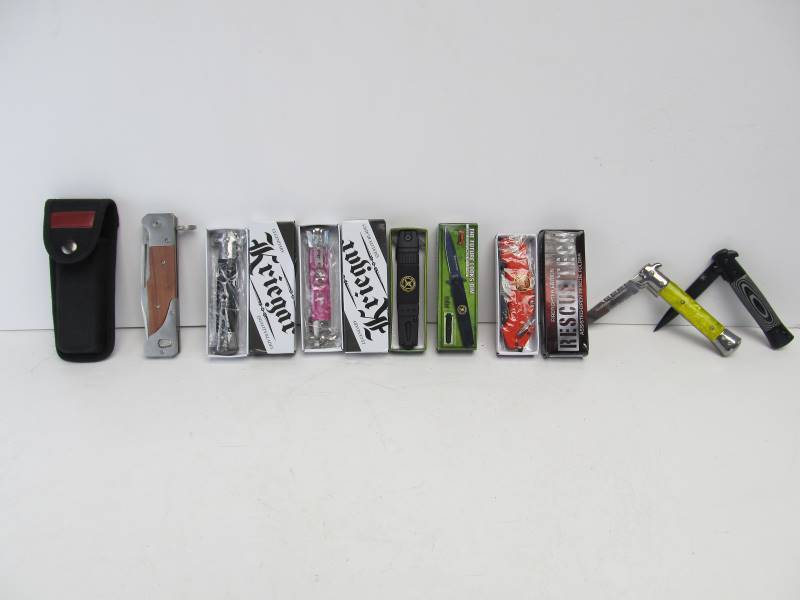 lot 242 image: Group of Brand New etc Folding Knives 